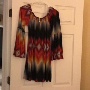 Full, flowing sleeve tunic